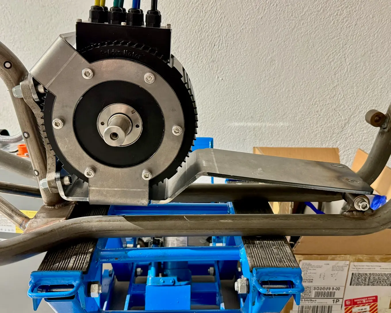The motor on its finished plate, seen from the drive side