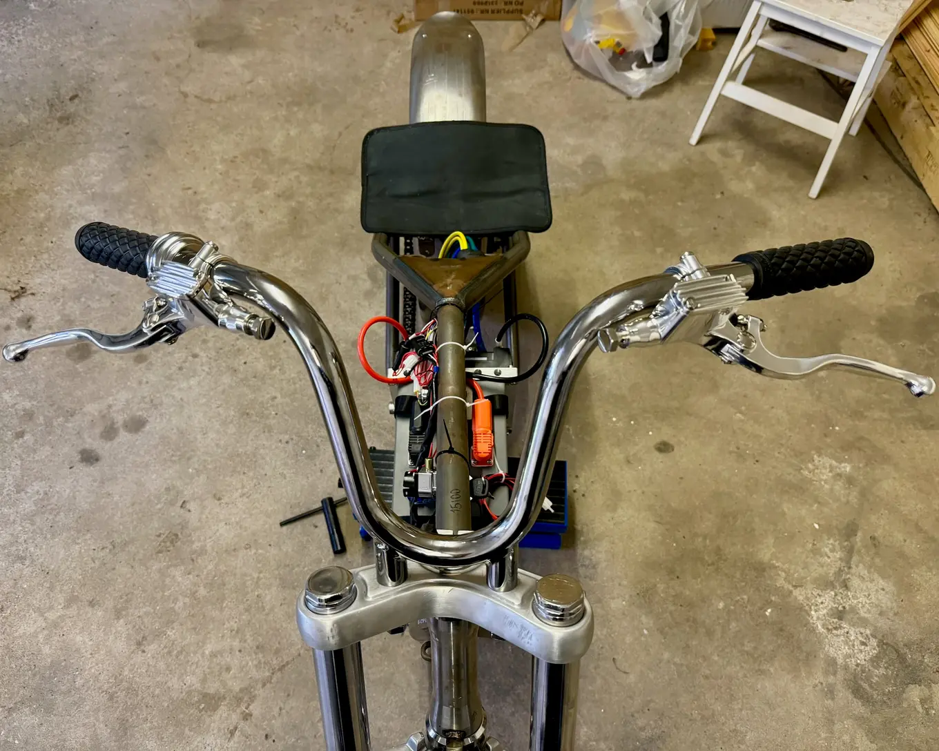 The bars with the controls mounted, seen from the front